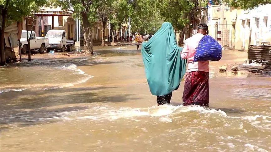 Somali’de Sel Felaketi : 300 Bin Kişi Yerinden Oldu