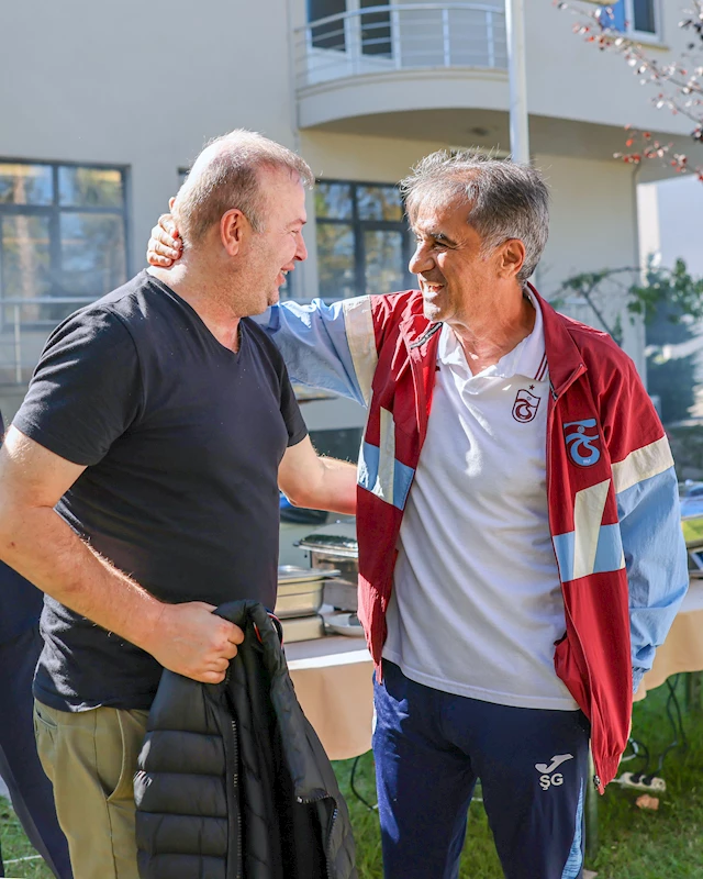 Şenol Güneş, eski öğrencileriyle yemekte buluştu