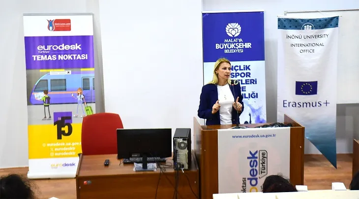 Büyükşehir Belediyesi ‘ErasmusDays 2024’ Bilgilendirme Semineri ile Gençlere Avrupa Fırsatlarını Tanıttı