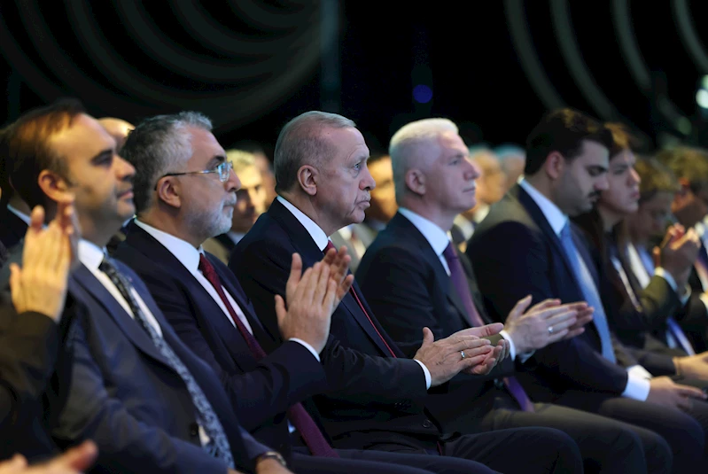 İstanbul- Erdoğan: 6 Şubat depremlerinin yol açtığı 104 milyar dolarlık faturaya rağmen ekonomi programımızın olumlu etkilerini görmeye başladık -1