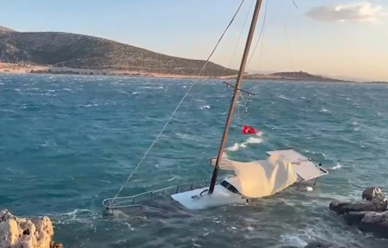 Mersin’de fırtına teknelere zarar verdi