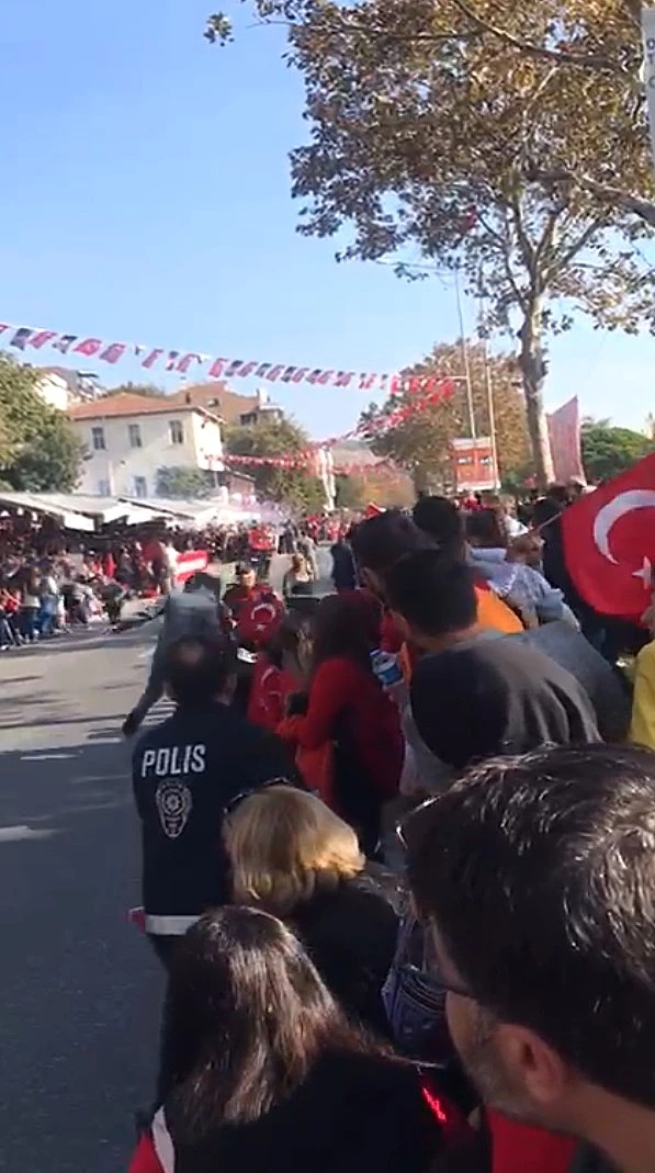 Tekirdağ’daki geçit töreninde yunus ekibinin motosikletinin çarptığı 2 polis yaralandı