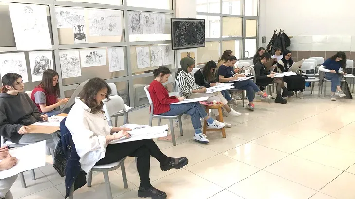 Malatya’da Sanat Kursuna Katılan Cahide,44 yaşında üniversiteli oldu