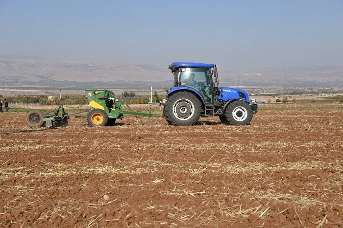 Yeşilyurt Belediyesi Yeni Yılın İlk Tohumlarını Toprakla Buluşturdu