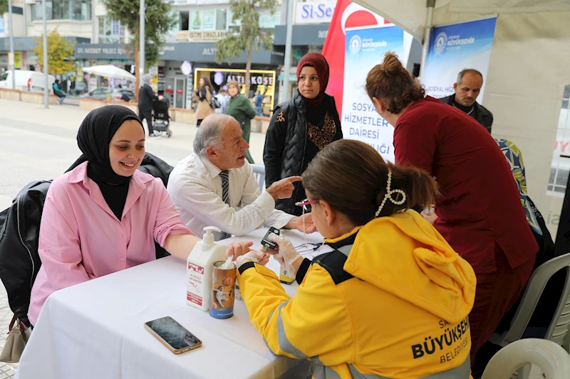 Samsun’da vatandaşlara ücretsiz kan şekeri ölçümü yapıldı