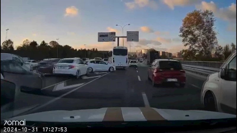 İstanbul- Bahçelievler D-100 Karayolunda yol tartışması araç kamerasında