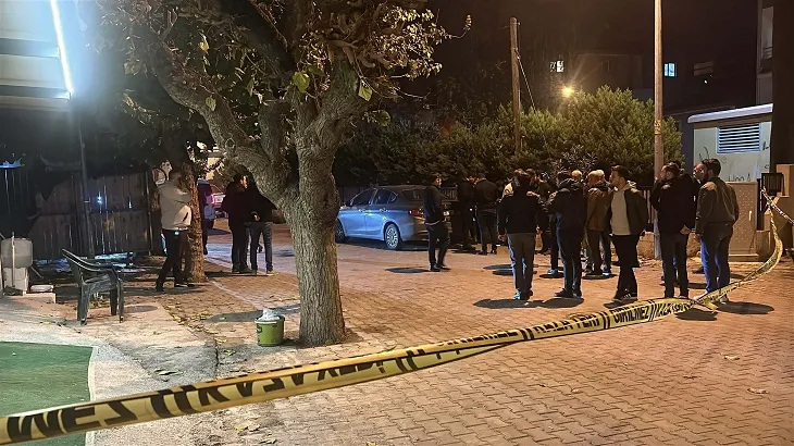 İzmir’de 3 polisi yaralayan şahıs,polisleri husumetlileri sanmış 