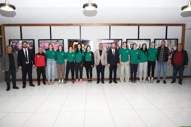 Ceyhan Belediye Basketbol Akademi’den, Başkan Aydar’a ziyaret