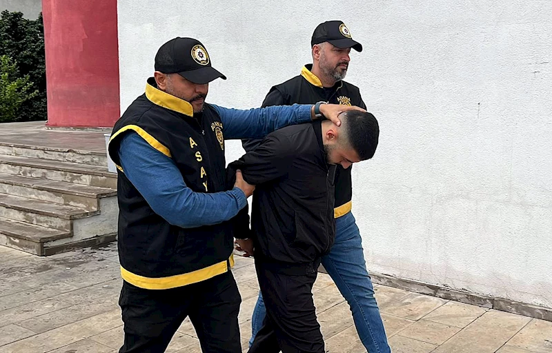 Biber gazı sıkan polise hakaret ettiği anları paylaştı, tutuklandı