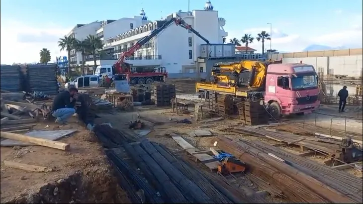 Antalya’da göçük altında kalan işçi hayatını kaybetti