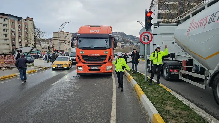 Zonguldak’ta tırın çarptığı yaya hayatını kaybetti