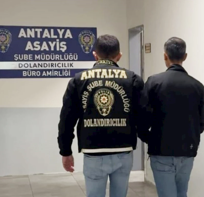 Kendisini polis- savcı olarak tanıtan dolandırıcı tutuklandı