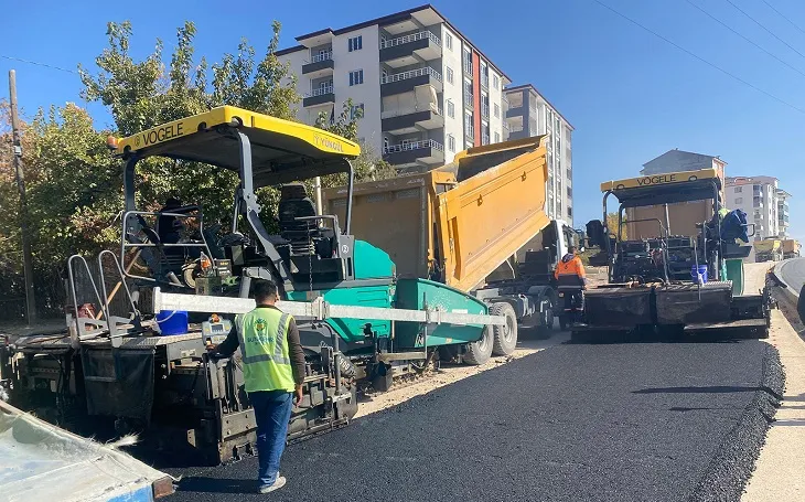 Malatya Büyükşehir Belediyesi,Yol Bakım ve Yapım Çalışmalarını Titizlikle Yürütüyor