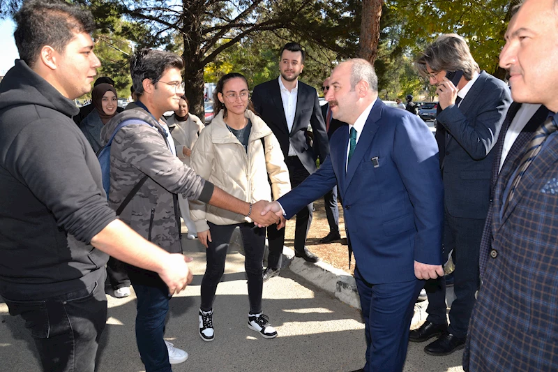 Mustafa Varank, üniversite öğrencileriyle buluştu