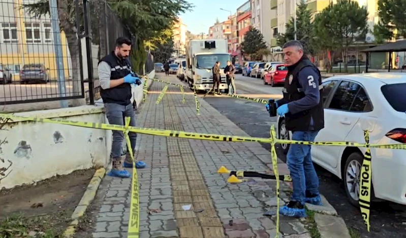  Liselinin okul önünde bıçakla yaralandığı kavgaya ilişkin 2 gözaltı