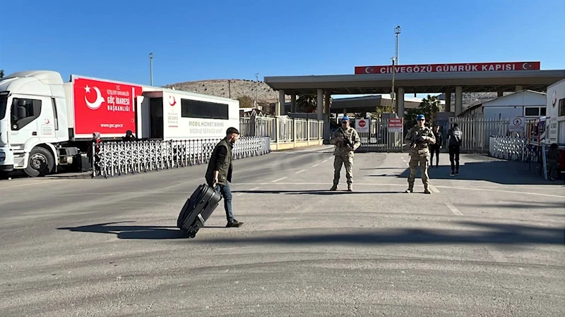 Suriyeliler, Türk halkına teşekkür ederek memleketlerine dönüyor