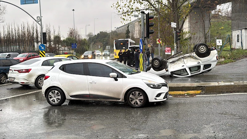 İstanbul - Eyüpsultan’da kazada cip takla attı; yaralanan olmadı