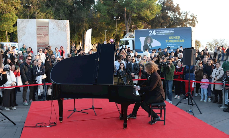 Gün batımında konser