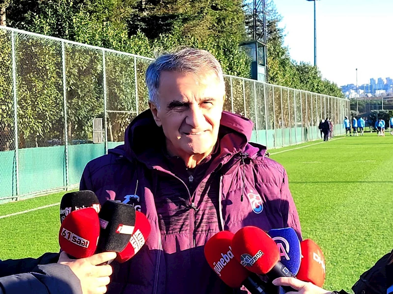 Şenol Güneş: Filler tepişiyor, çimler eziliyor