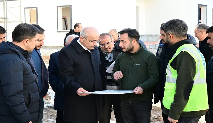 Başkan Er, Yazıhan İlçesi Hamidiye Mahallesi’ndeki TOKİ Konutlarını İnceledi.