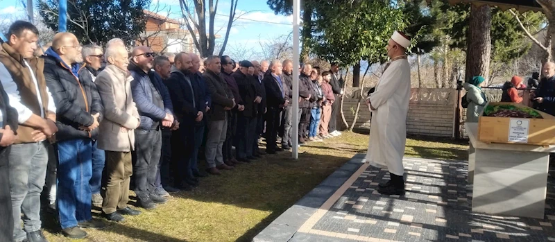 Kızının erkek arkadaşı tarafından öldürülen kadın, toprağa verildi