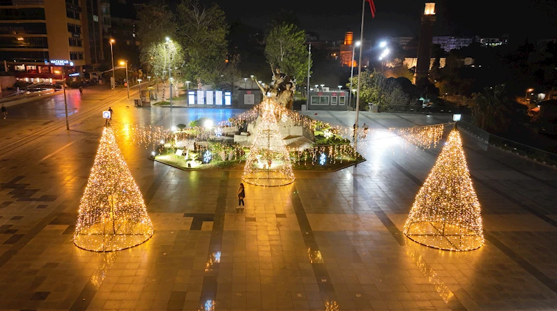 Meydanlar, cadde ve bulvarlar yılbaşına hazır