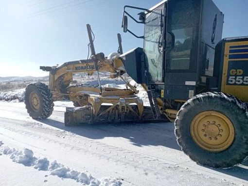 Elazığ’da kardan kapanan 28 köy yolu açıldı,diğerlerinde çalışmalar sürüyor