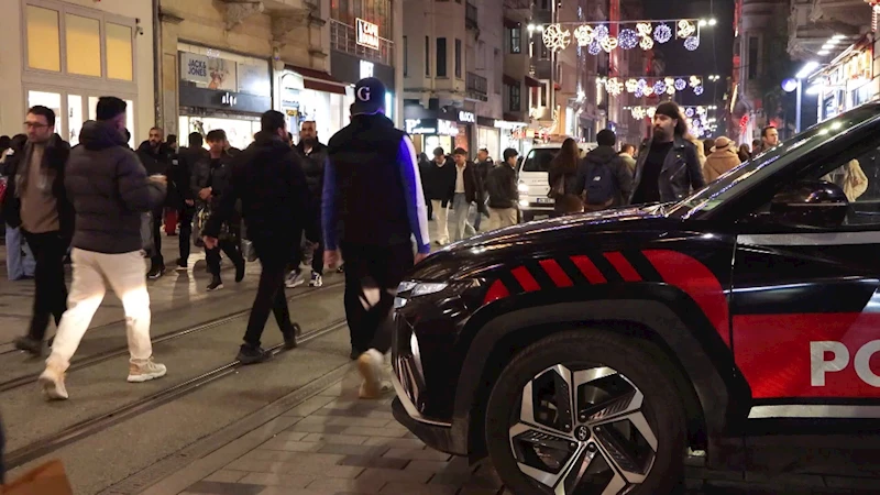 Yeni yıla saatler kala Taksim Meydanı havadan görüntülendi