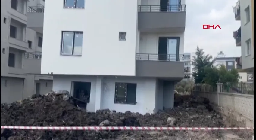 Akıllanmıyoruz ..!! Mersin’de Yeni Yapılan Bina Yan Yattı 