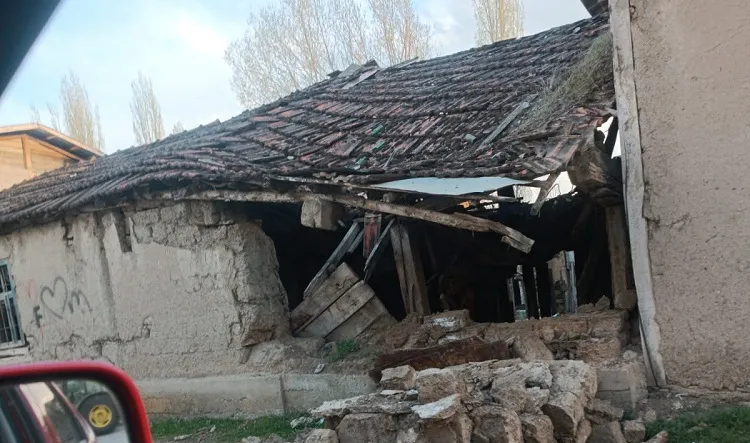 Tokat Sulusaray ilçesinde deprem sonrası heyelan