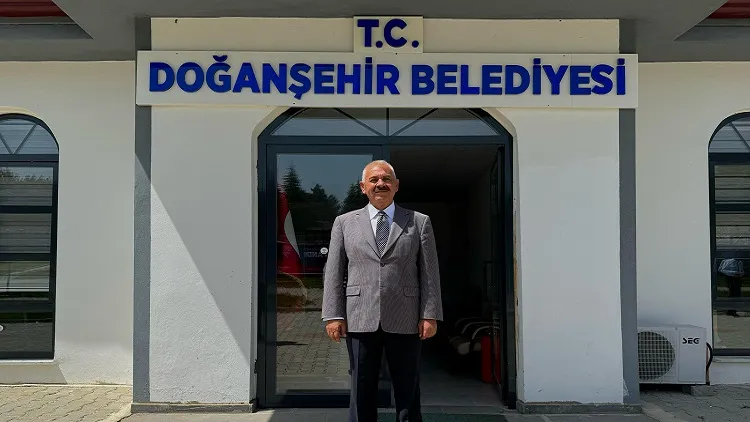 Doğanşehir Belediyesi tabelasına T.C. ibaresi eklendi