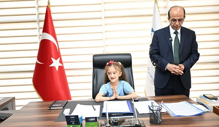 Yeşilyurt Belediye Başkanı Geçit,Koltuğunu Fatma Nazlı’ya Bıraktı