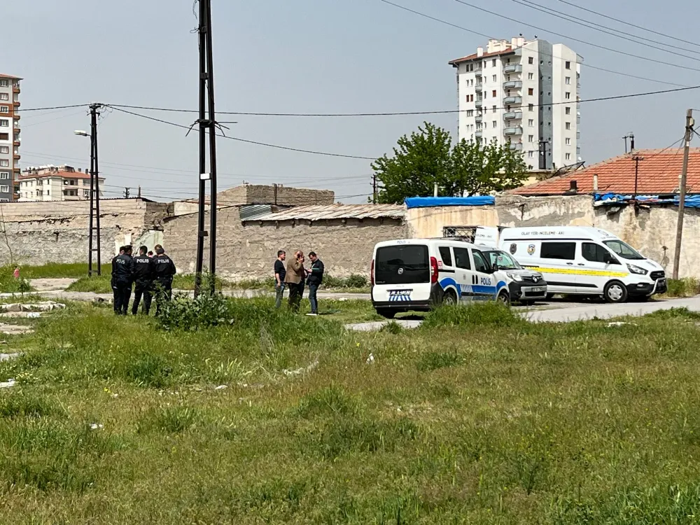 Kayseri’de 17 yaşındaki şahıs,19 yaşındaki husumetlisini bacağından vurdu