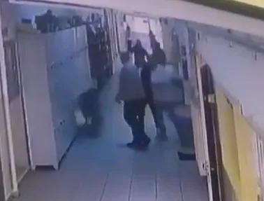 Sarıyer ‘de okul koridorunda kadın öğretmene yumruklu saldırı