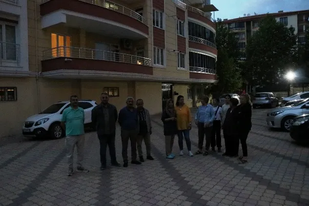 Malatya’da apartman sakinleri izinsiz işyeri açanlara isyan etti