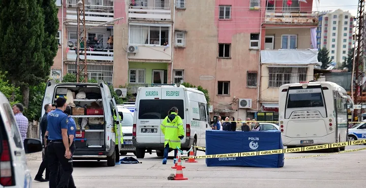Otobüsün altında kalıp metrelerce sürüklenen kadın feci şekilde öldü