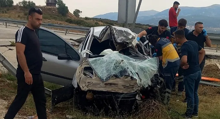 Otomobil, kamyonun altına girdi; ilçe gençlik ve spor müdür vekili ile yurt çalışanı öldü