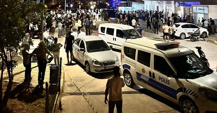 Barışmak için buluştuğu 2 husumetlisini öldürüp, intihar etti