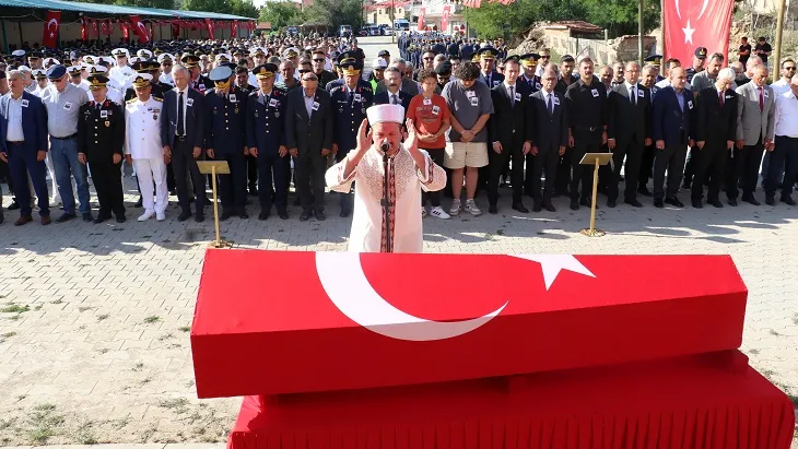 Somali şehidi Uzman Çavuş Ünlü, toprağa verildi