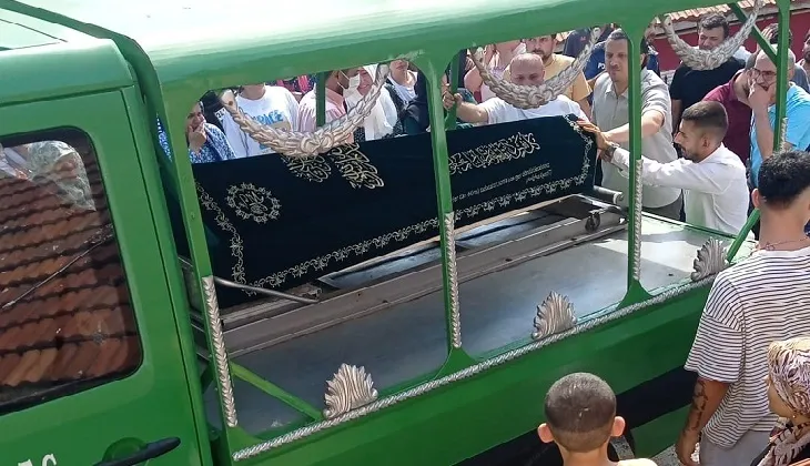 Beyoğlu’nda vahşet.. Annesini öldürüp iki gün cesediyle yaşadı