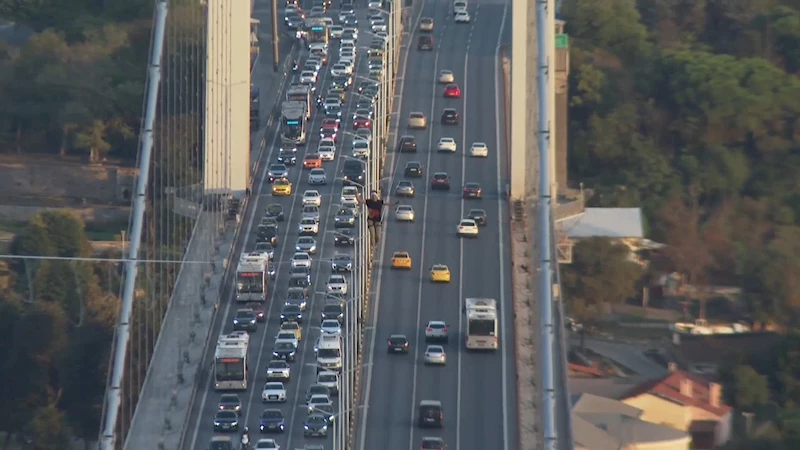 İstanbul - Estonyalı atlet 15 Temmuz Köprüsü