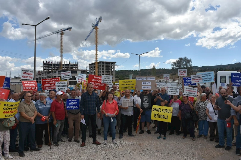 Kentsel dönüşüm mağdurları, yolu trafiğe kapattı