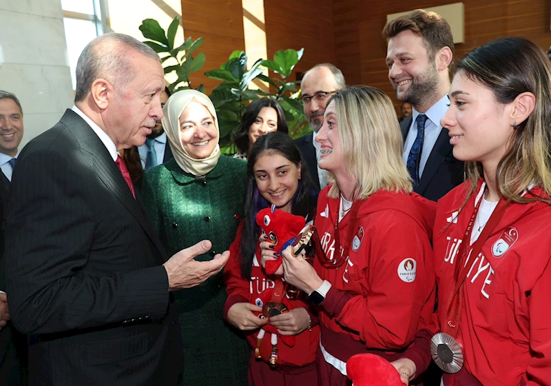 Cumhurbaşkanı Erdoğan, Türkiye Milli Paralimpik Takımı sporcularını kabul etti