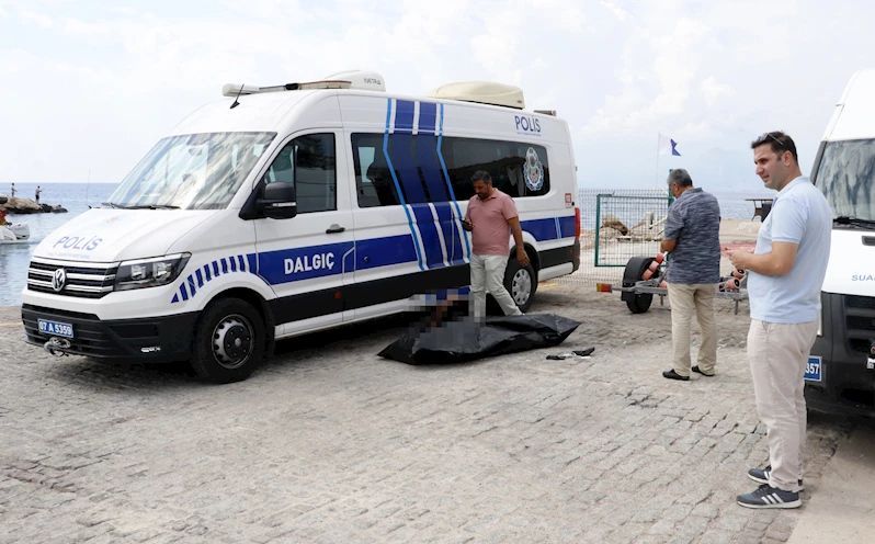 ANTALYA 1 kilometre açıkta erkek cesedi bulundu (VİDEO EKLENDİ) 