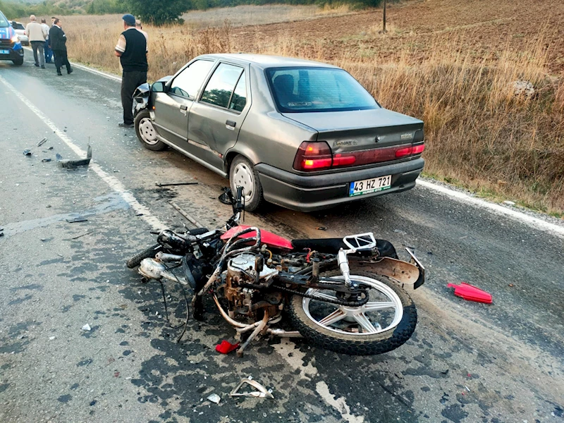 Otomobilin çarptığı motosikletli yaralandı