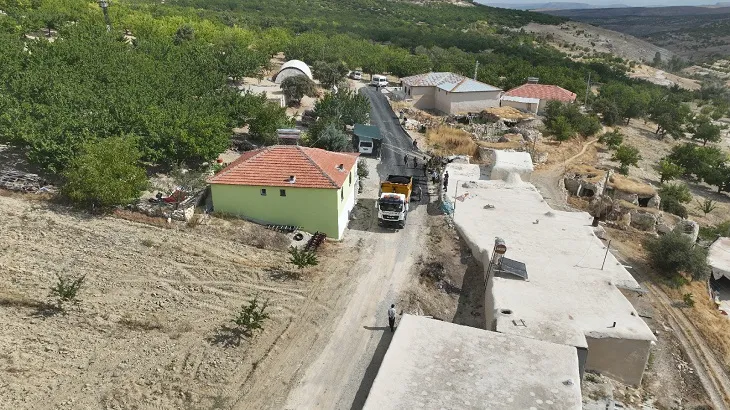 Malatya Büyükşehir Belediyesi,merkez ve  kırsalda yol çalışmasına hız verdi