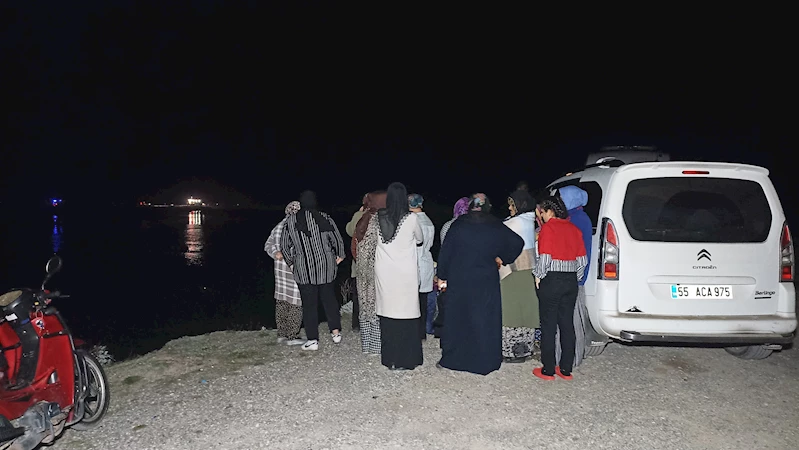 Alabora olan teknedeki 2 kişiden biri yüzerek kıyıya çıktı, diğeri kayıp