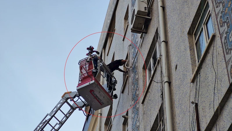 DİYARBAKIR - Polis, kayıp olan Esranur’u bulmak için iş yerine itfaiye merdiveniyle girdi (VİDEO EKLENDİ)