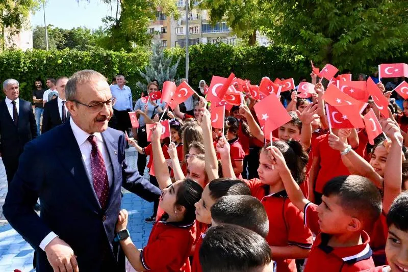 Vali Seddar Yavuz, 2024-2025 Eğitim-Öğretim Yılı Açılış Programına Katıldı