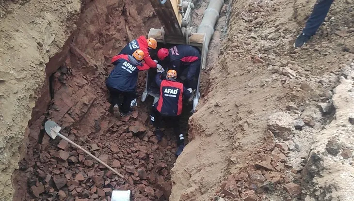 Elazığ’da alt yapı kazısında meydana gelen göçükte 1 işçi öldü